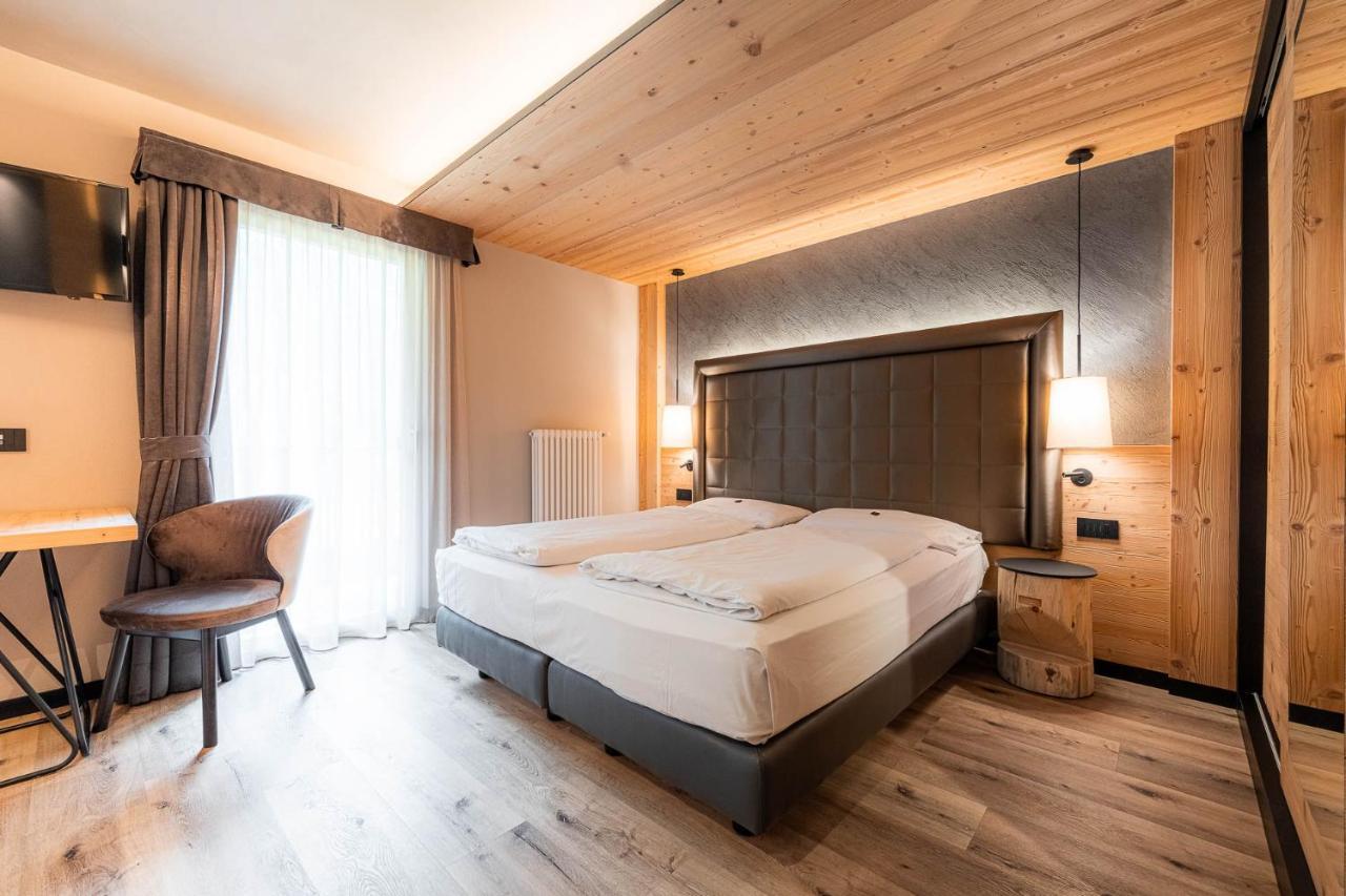 Garni Letizia Bed & Breakfast Campitello di Fassa Exterior photo