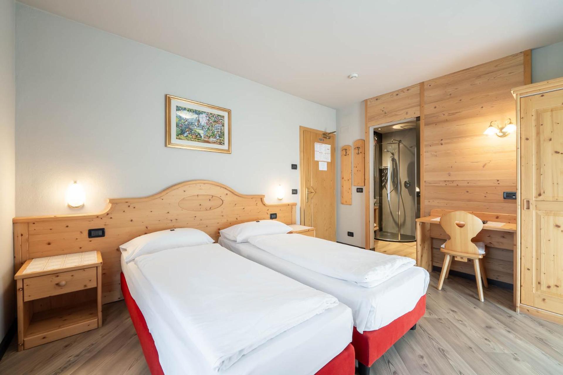 Garni Letizia Bed & Breakfast Campitello di Fassa Exterior photo